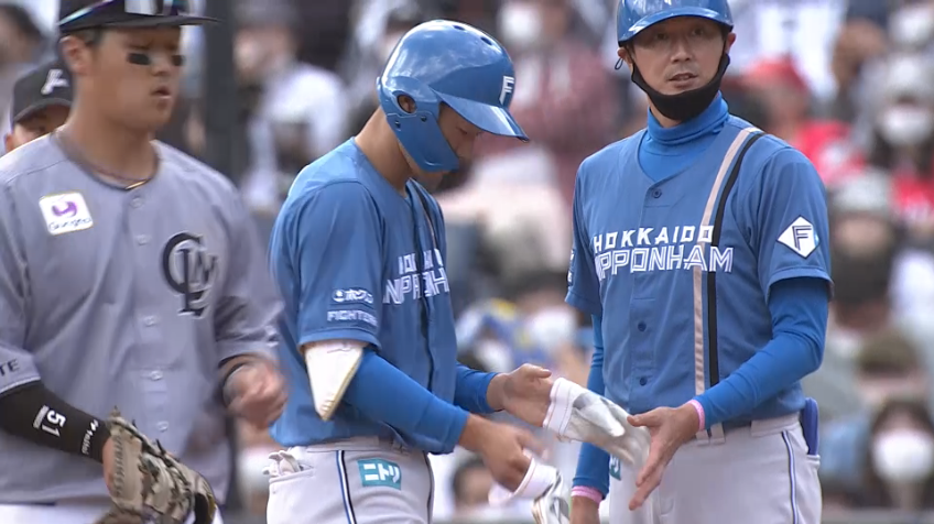 5回表・F石井一成 2度目のスクイズ敢行は成功し追加点をあげる!!