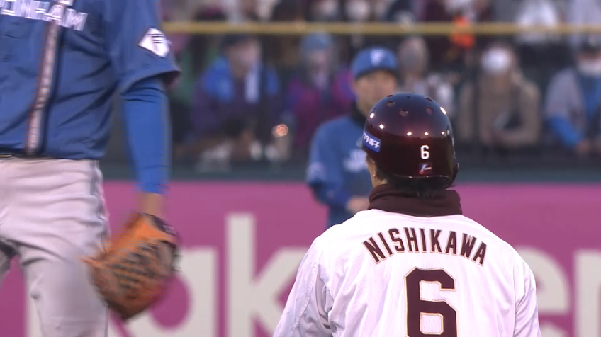 1回裏・E西川遥輝 今季5個目の盗塁でチャンスを演出!!