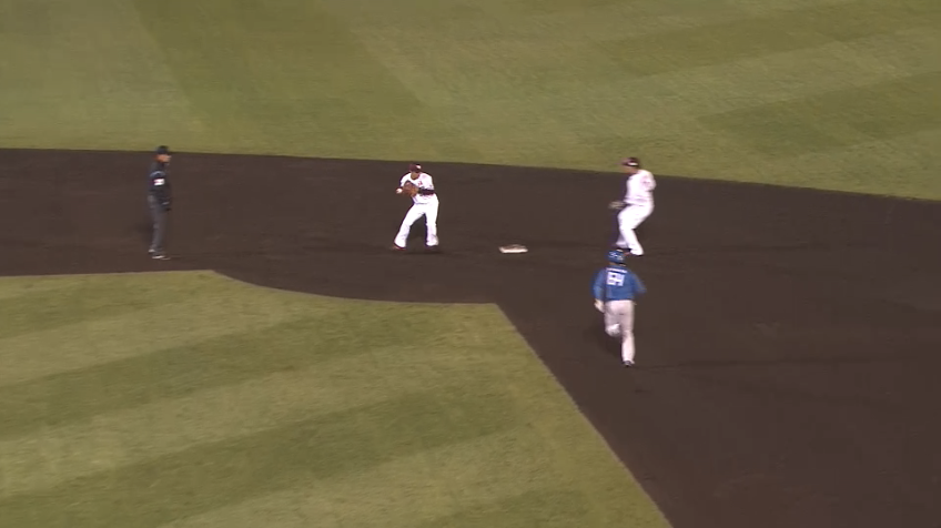 8回表・E山崎剛 流石の守備力!! 華麗な身のこなしでゲッツーを奪う!!