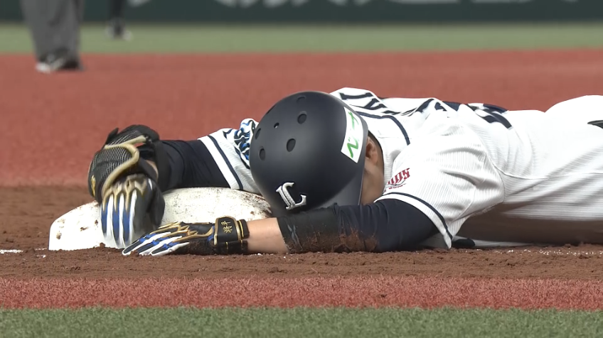 8回裏・L鈴木将平 ランニングホームランの勢い!! タイムリーヒットを放ち追加点を挙げる!!