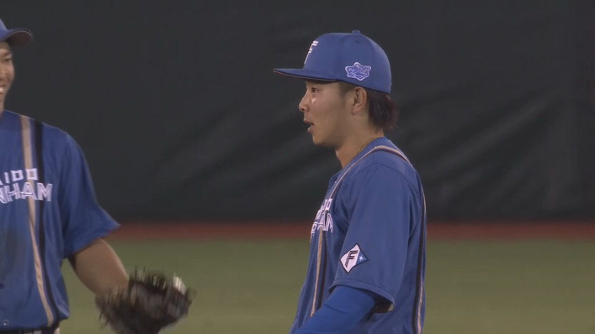 8回裏・F上野響平 センターへ抜けそうな打球に追いつき、失点を防ぐ好守備を見せる!!