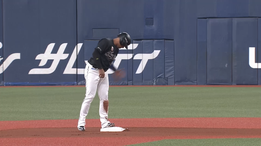 1回表・Mマーティン 完璧なスタートで盗塁成功!!