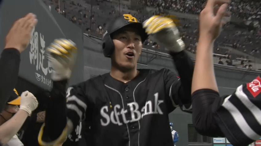 2回表・H三森大貴 好調キープ!! ポール際への勝ち越し3ランホームランを放つ!!