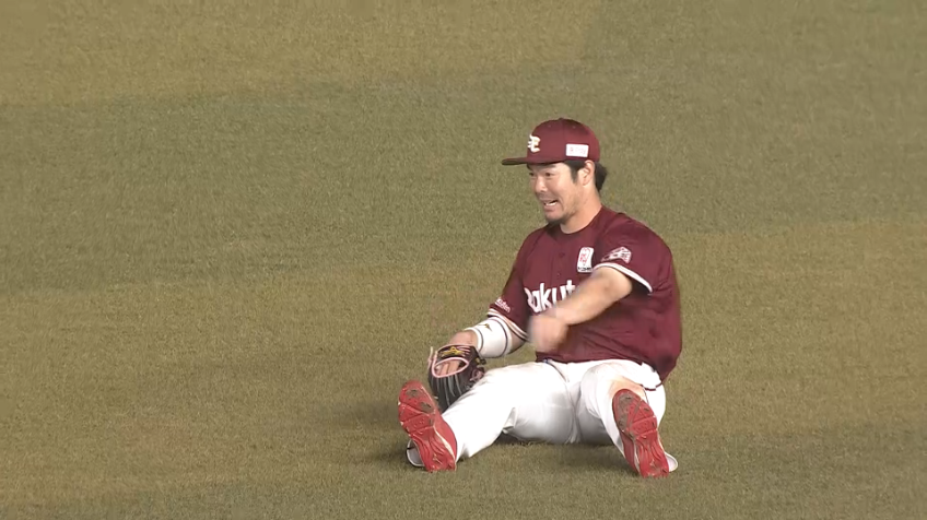 6回裏・E島内宏明 華麗なスライディングキャッチでチームを鼓舞する!!