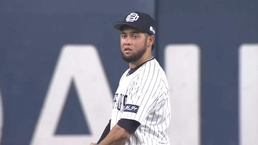 5回表・Bバレラ 気迫のスライディングキャッチ!!