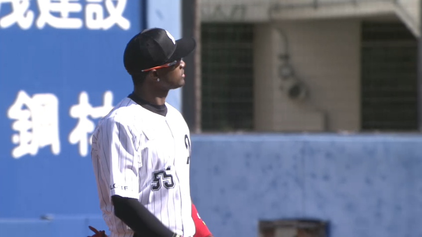 3回表・Mエチェバリア メジャー仕込みの華麗な守備!!