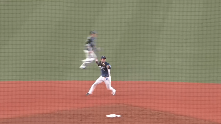 4回裏・L外崎修汰 勝ち越しを阻止するファインプレー!!