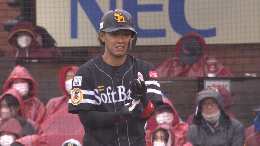 5回表・H今宮健太 5連打!! センターへのタイムリーで1点差に詰め寄る!!