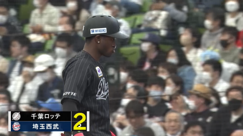 4回表・Mエチェバリア 詰まりながらもライト前へ落ちるタイムリーヒット!!