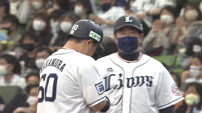 8回裏・L中村剛也 熟練の技術が光る!! 逆方向へのヒット!!