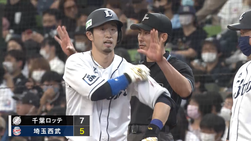 9回裏・L外崎修汰 本日2本目のタイムリーで2点差に詰め寄る!!