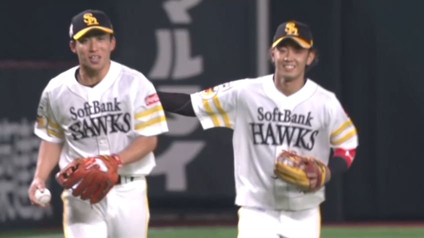 8回表・H野村勇 強烈なサードライナーを横っ飛びでキャッチ!!