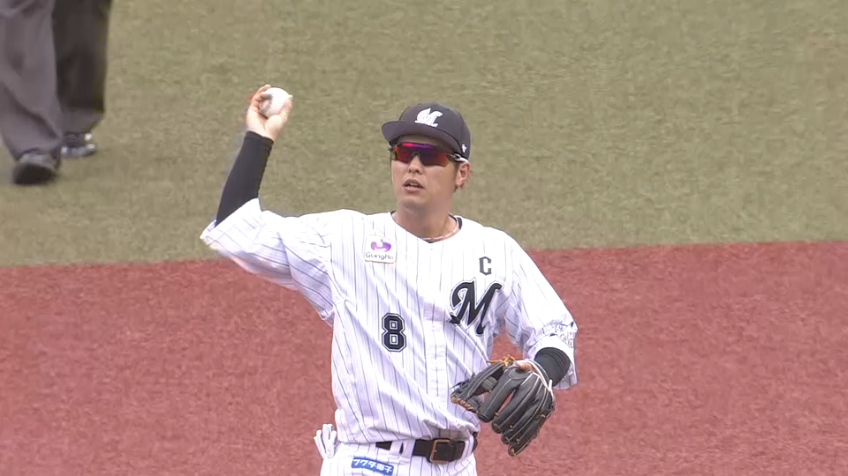 2回表・M中村奨吾 本日もキャプテンが見せる!! 二遊間の打球をスマートに処理!!