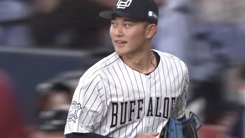 4回表・B野口智哉 見事な返球で2塁ランナーをホームでアウトに!!