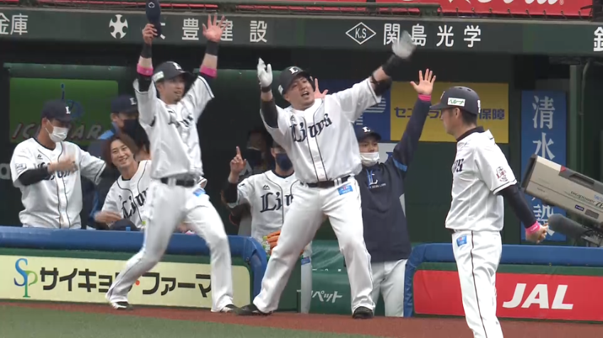 1回裏・L山川穂高 流石の一振り!! 先制の2ランホームランを放つ!!