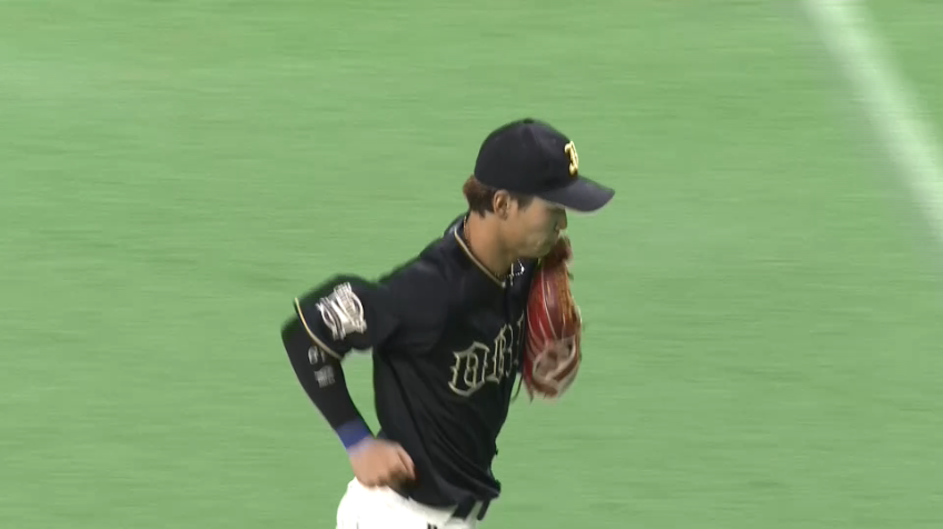 3回裏・B野口智哉 本塁生還を阻止するストライク送球!!