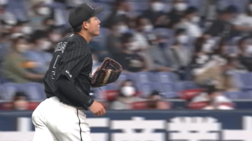 2回裏・M安田尚憲 ピッチャーを盛り立てる好守備!! ボテボテの打球を軽快にさばく!!