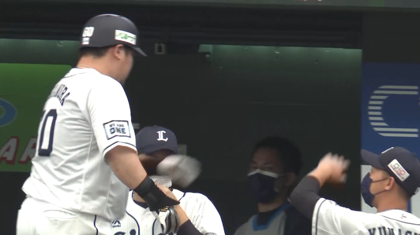 2回裏・L中村剛也 2試合連続の一発!! ソロホームランを放ち同点に!!