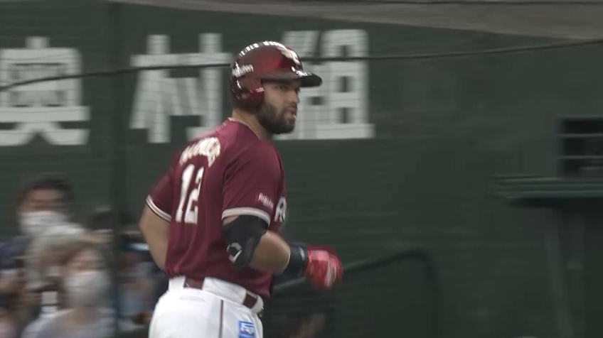 9回表・Eマルモレホス 本日3打点の活躍!! レフトへの犠牲フライで貴重な追加点をあげる!!