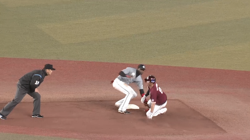 7回表・M小島和哉 お見事!! 牽制でランナーを誘い出しアウトを奪う!!