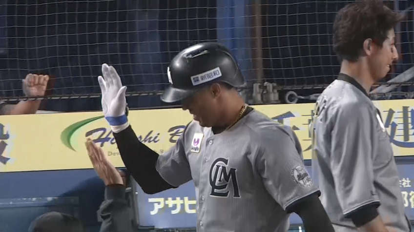 4回裏・Mマーティン 2夜連続!! ライトスタンドに飛び込むソロホームランを放つ!!