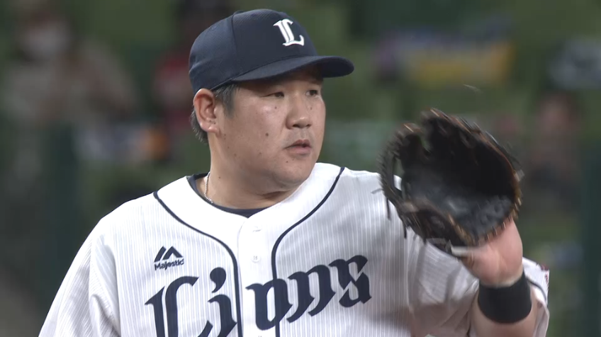5回表・L中村剛也 軽快な守備!! サードゴロを華麗にさばく!!