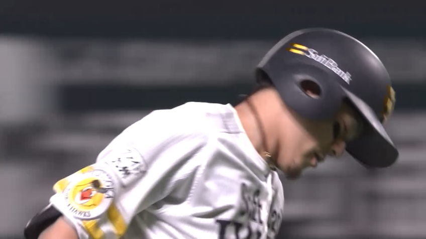 2回裏・H牧原大成 初球を捉えた!! ライトへ特大のホームランを放つ!!