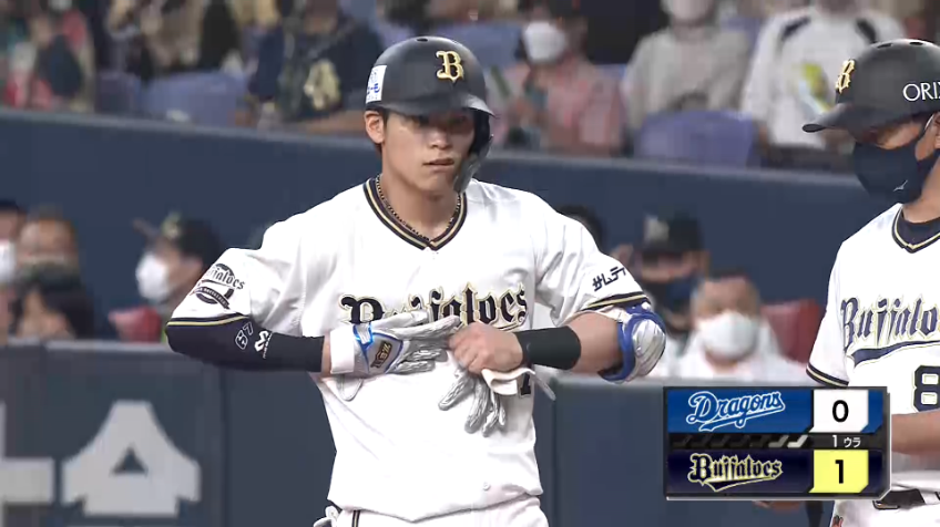 1回裏・B中川圭太 追い込まれながらも食らいついた!! 内野安打で先制に成功!!