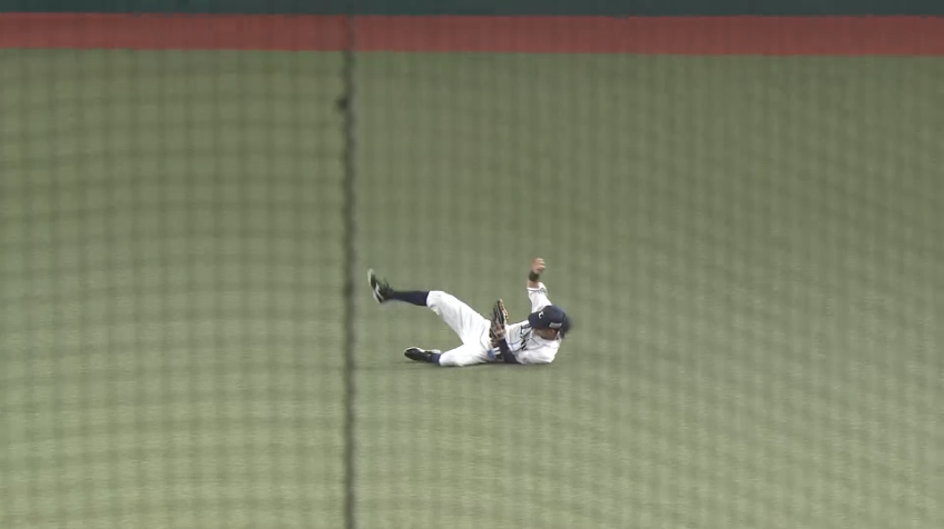 9回表・L若林楽人 本日2つ目のファインプレー!! 俊足を生かしたスライディングキャッチ!!