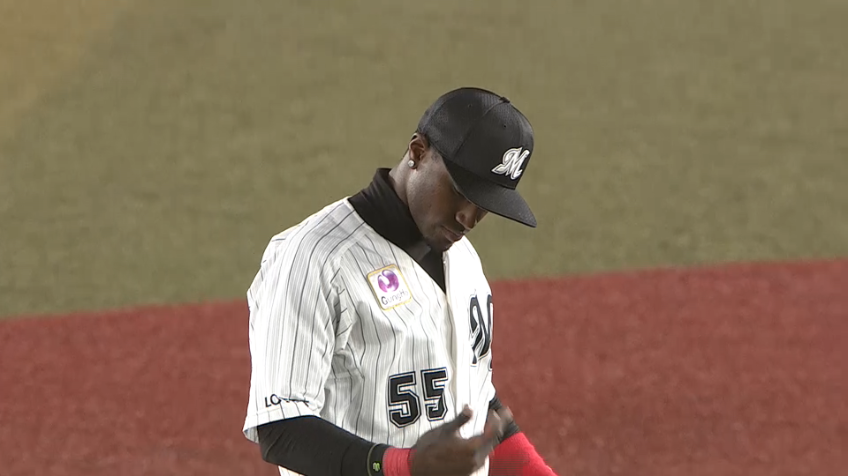 6回表・Mエチェバリア さすがの守備!! 横っ飛びのファインプレー!!