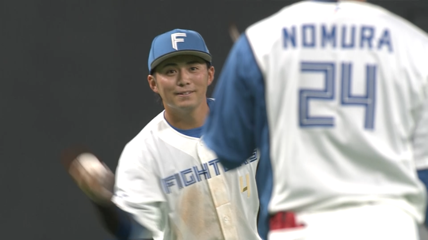 2回表・F上川畑大悟 ショートの深い位置から素晴らしい送球!! 華麗な守備を見せる!!