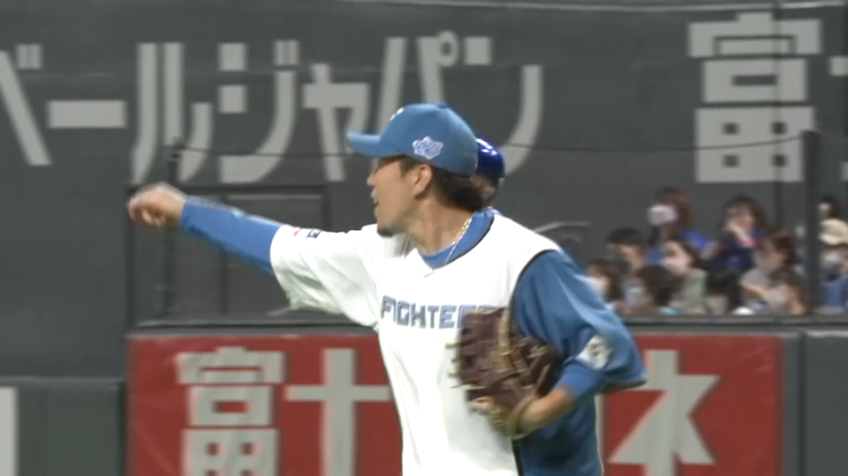 8回表・F西村天裕 見事な火消し!! ダブルプレーに打ち取り横浜DeNA打線の流れを断ち切る!!