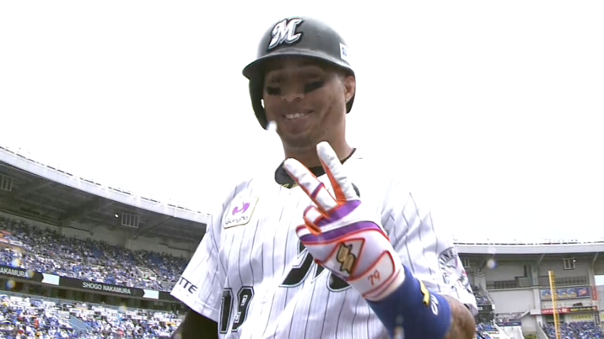 1回裏・Mマーティン 初球を捉えた!! 先制の2ランホームランを放つ!!