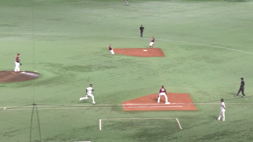 7回裏・E小深田大翔 高く弾んだ打球を素早い送球でアウトに取る!!