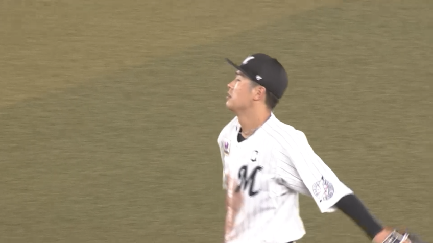 8回表・M中村奨吾 ライナー性の打球をジャンピングキャッチでアウトにする!!