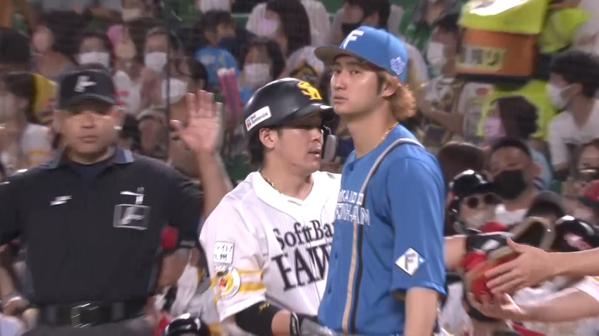 6回裏・H甲斐拓也 9試合ぶりのヒット!! タイムリーヒットを放ち4点差に!!