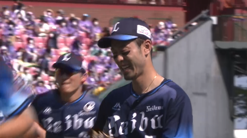 3回裏・L外崎修汰 内野安打になりそうな当たりをグラブトスでアウトにする!!