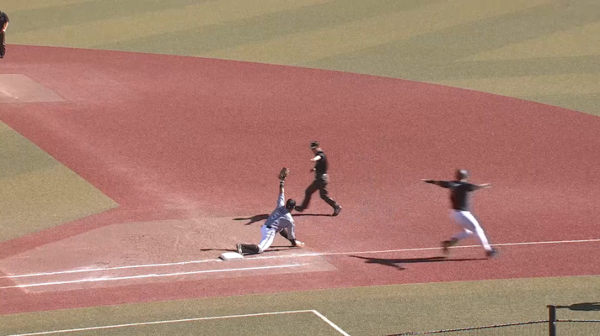 5回表・M安田尚憲 上手く反応し好守備を見せる!! ファースト山口航輝も目一杯伸びた!!