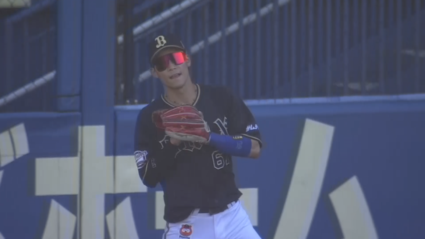 6回裏・B中川圭太 長駆ランニングキャッチで先頭打者の出塁を阻止した!!