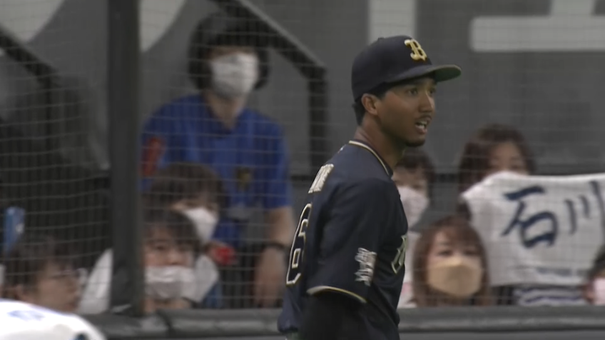 5回裏・B宗佑磨 三塁線へのゴロをノーバウンド送球で捌くファインプレー!!