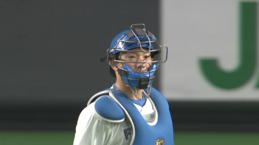 3回表・F宇佐見真吾 盗塁阻止でピンチを脱する!!