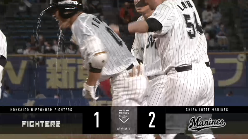 10回裏・M荻野貴司 低めの変化球を上手く拾ってレフト前へ!! サヨナラタイムリーヒットを放つ!!