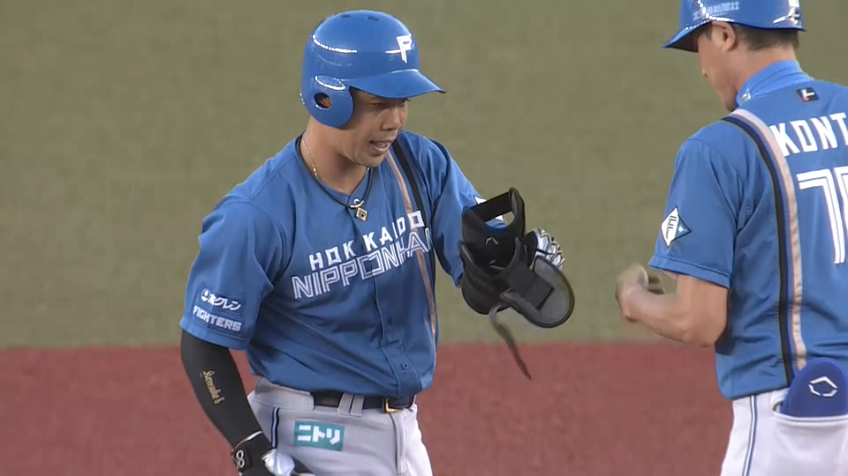 3回表・F近藤健介 ランエンドヒット成功!! センターオーバーの勝ち越しタイムリー2ベース!!