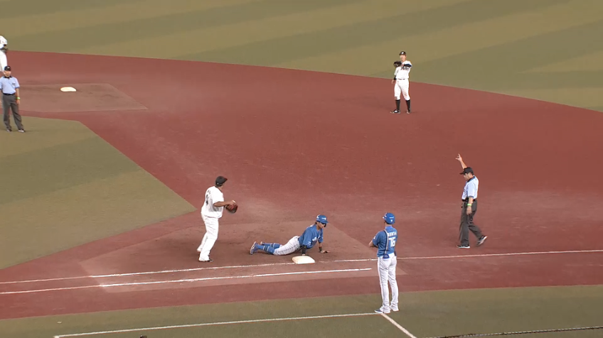 8回表・M井上晴哉 鋭い反射神経でファーストライナーゲッツー!!