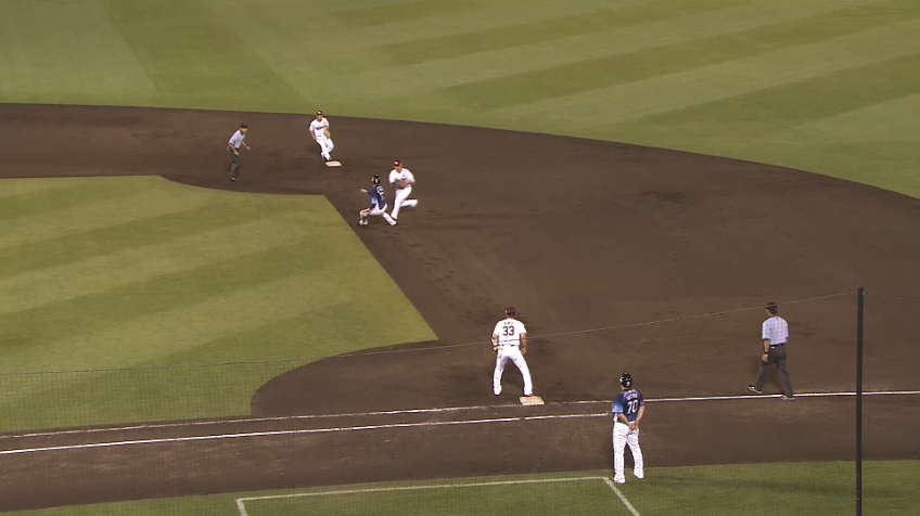 4回表・E浅村栄斗 素晴らしい判断!! ランナーにタッチした後に1塁へ送球し、ダブルプレーに!!