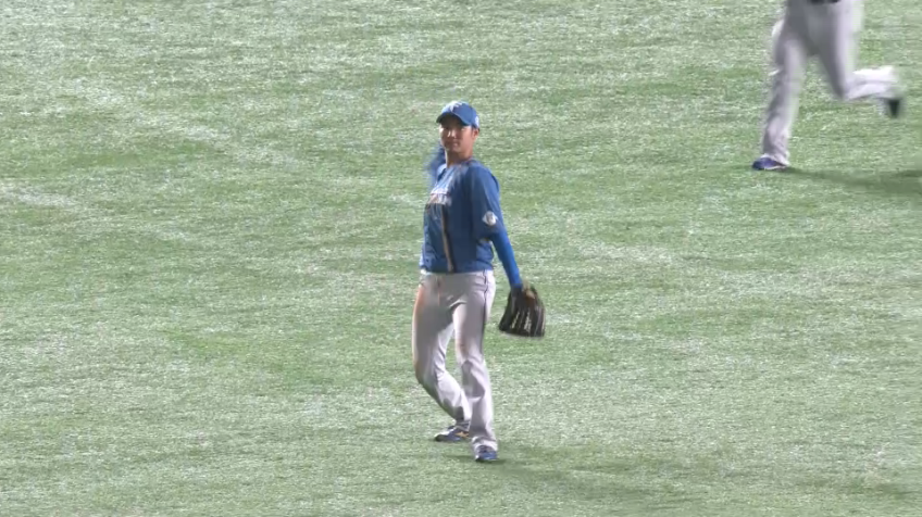 6回裏・F宮田輝星 守備でもで魅せる!! 華麗なスライディングキャッチ!!