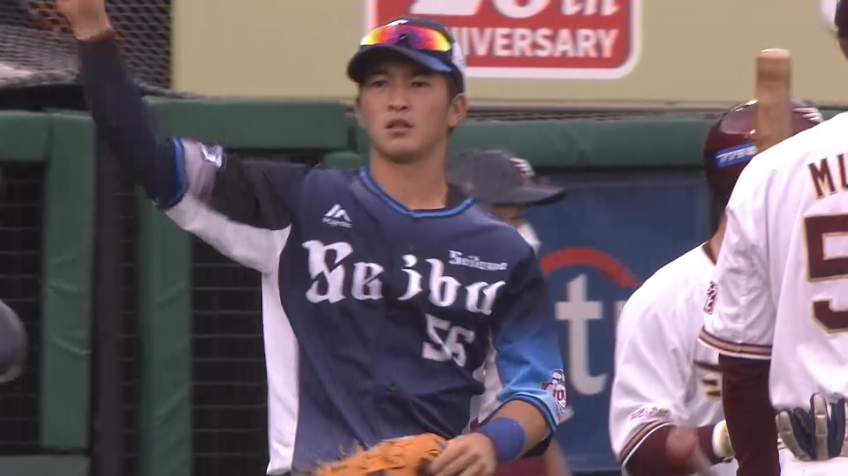 2回裏・L川野涼多 守備で魅せた!! ファウルフライをスライディングキャッチ!!