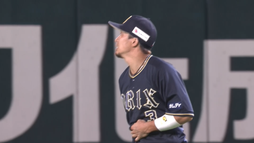 4回表・B安達了一 投手を救うファインプレー!!