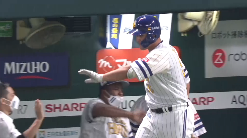 6回裏・Hリチャード 完璧に捉えた!! 今シーズン初となるホームランを放つ!!