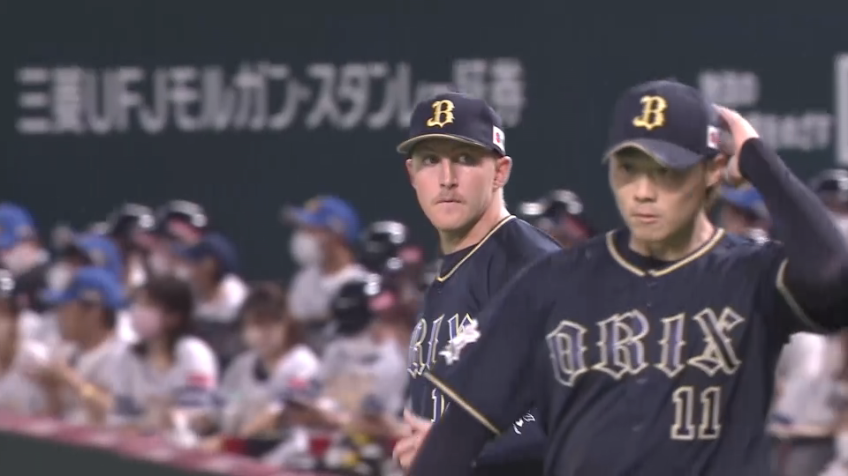 6回裏・Bマッカーシー ダイビングキャッチから自分でベースを踏みアウトを取る好プレー!!